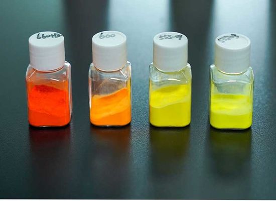 Buon prezzo Fosforo personalizzato per l'illuminazione automobilistica: silicato dopato con Europium con resistenza alla temperatura / anti-invecchiamento, si adatta all'imballaggio della lampada, offre indicazioni chiare e un'illuminazione interna comoda. in linea